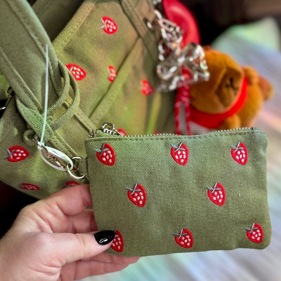 Madden Girl 🍓 Brand New Strawberry Tote Bag + Coin Pouch + Charms - Picture 4 of 8